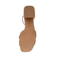 Fergie Sandal CAMEL PAT